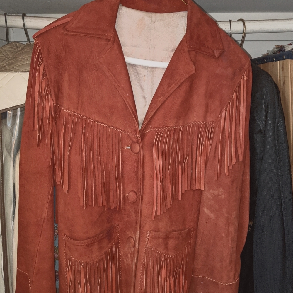Darling vintage cowboy fringe suede jacket